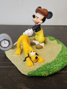 Vintage Disney Parks Mickey Pluto Golf Desk clock